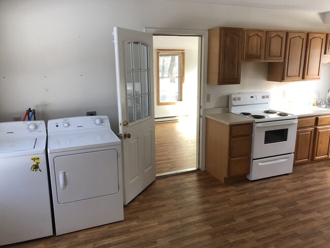 Washer Dryer - 82 Thompson Hill Rd