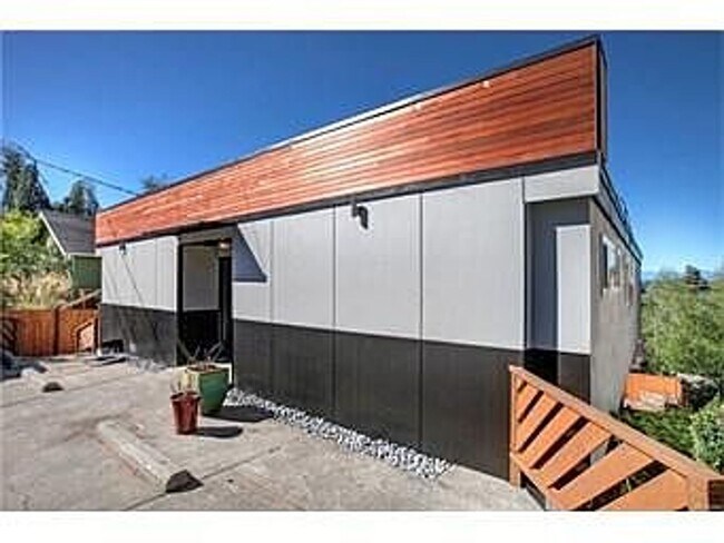 Foto del edificio - 6039 3rd Ave NW