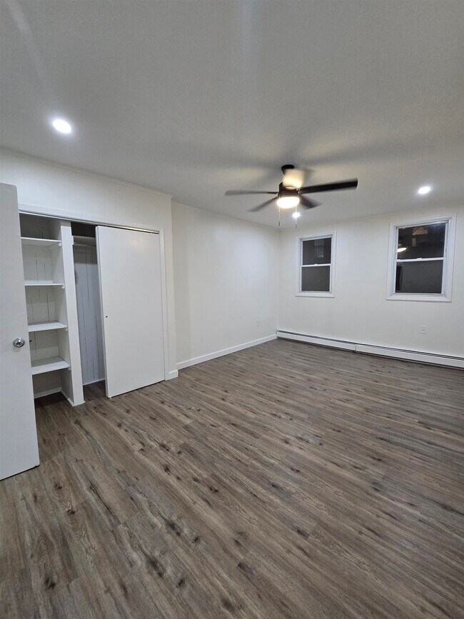 Foto del edificio - 1709 Kerrigan Ave