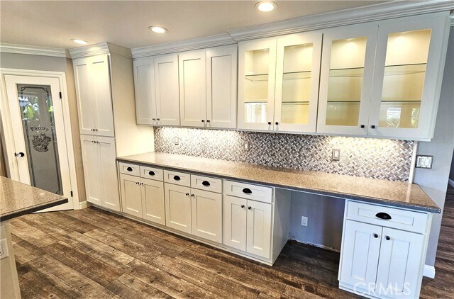 Foto del edificio - 1124 W Woodcrest Ave