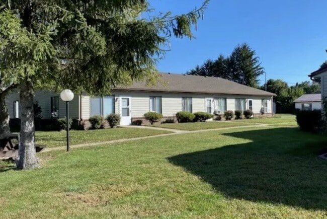 Building Photo - 505 Oakview Dr