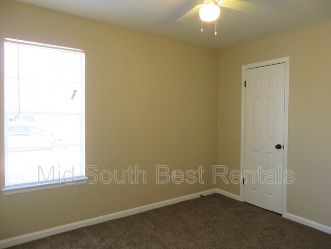 Foto del edificio - 4272 Elmridge St