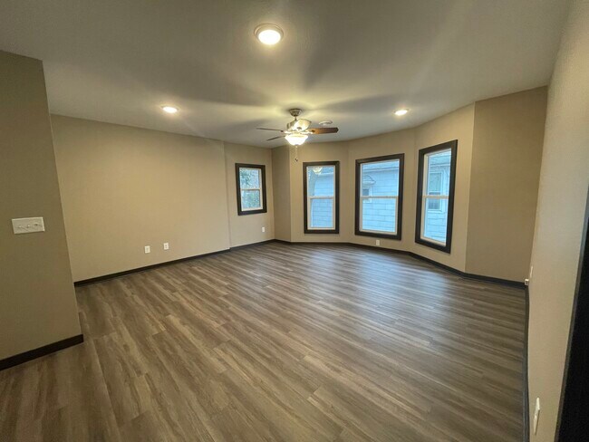 Living room - 416 N Broad St
