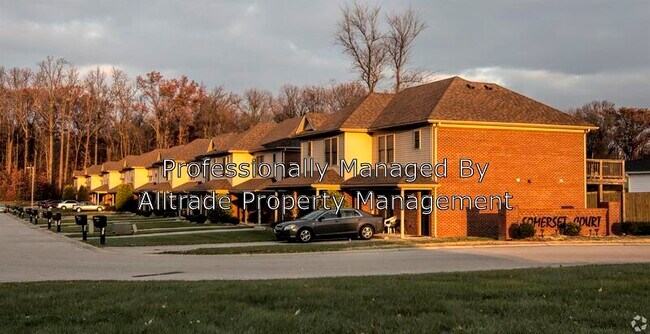 Building Photo - 1401 Somerset Ct
