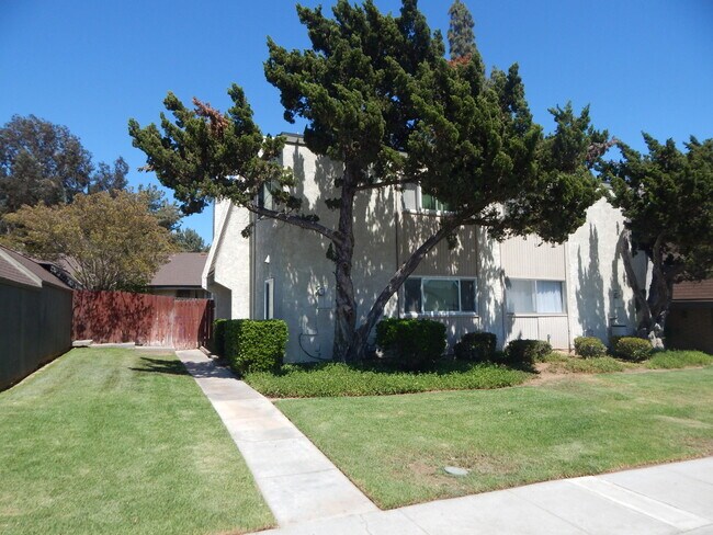 Foto del edificio - Beautiful Jurupa Hills Condo - 3 Bedroom