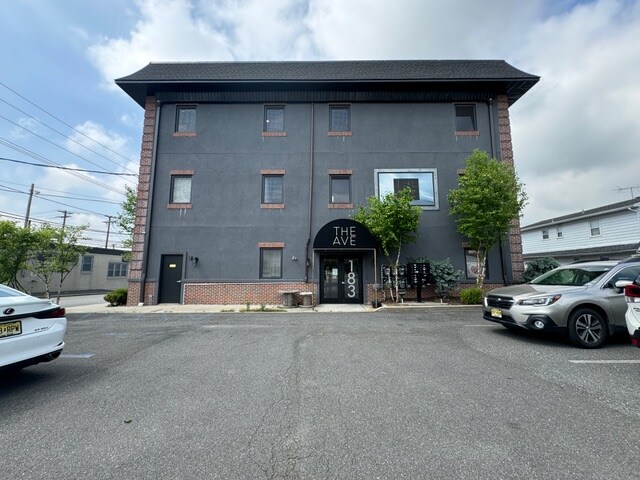 Foto del edificio - 183 Garibaldi Ave
