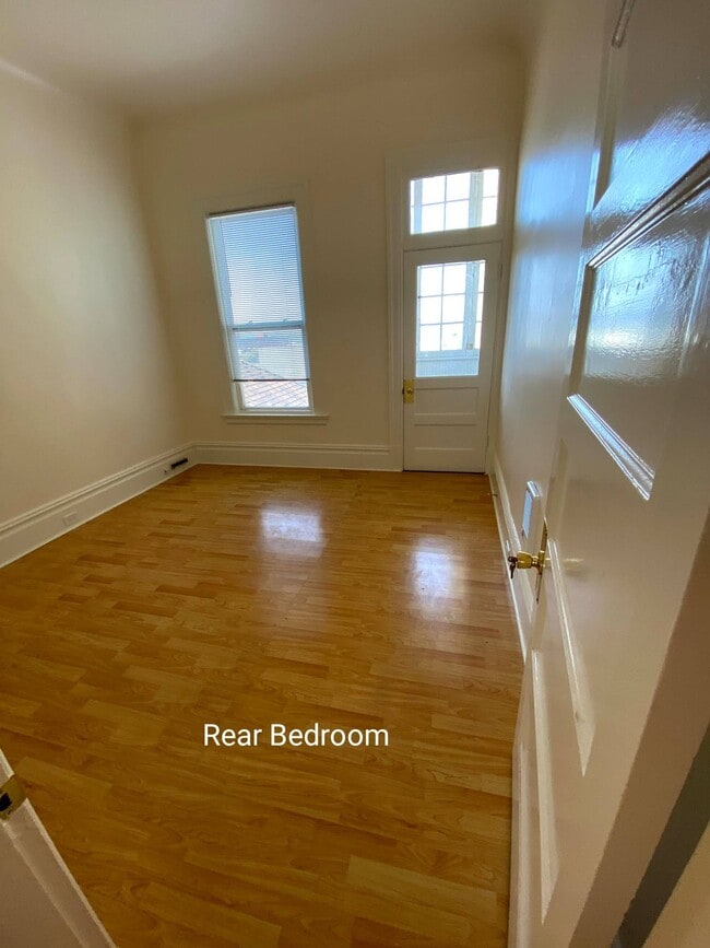 Rear Bedroom - 406 Chestnut St