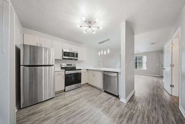 Foto del edificio - 2 Bedroom x 2.5 Bathroom NEWLY RENOVATED Apartment