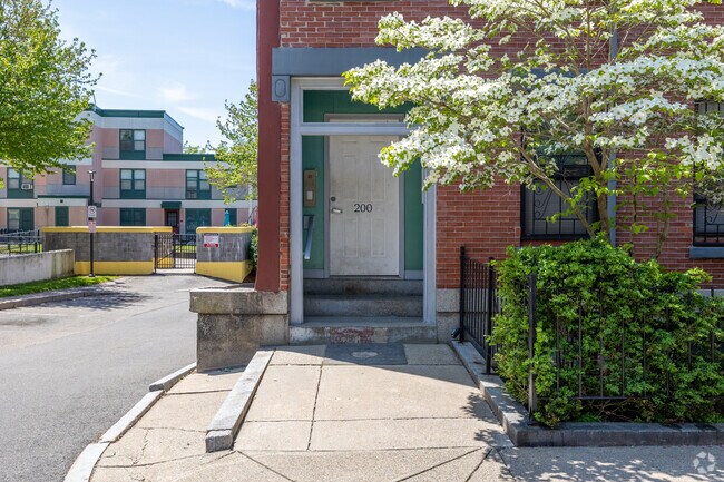 Entrada - 200-202 Northampton St