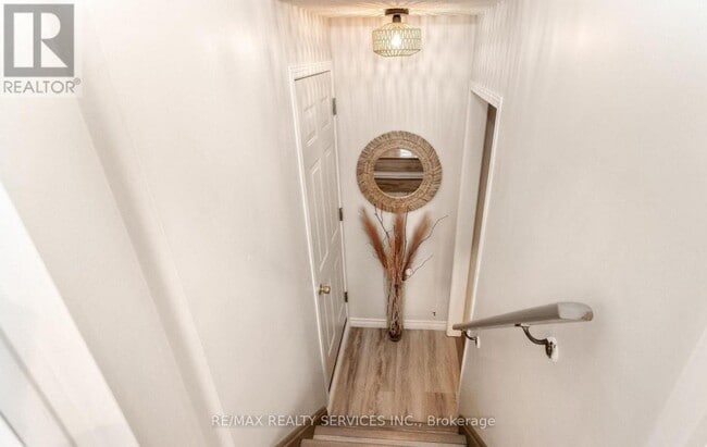 Building Photo - 4161 Goldenrod Crescent
