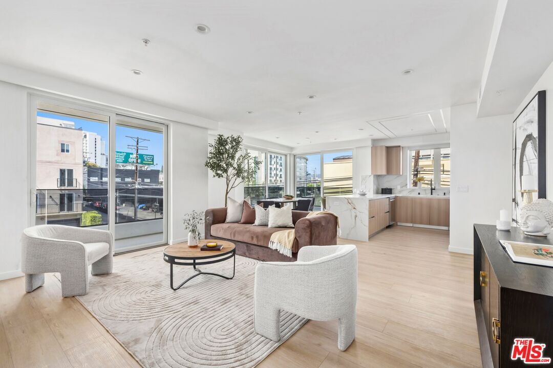 Foto principal - 1414 S Beverly Dr