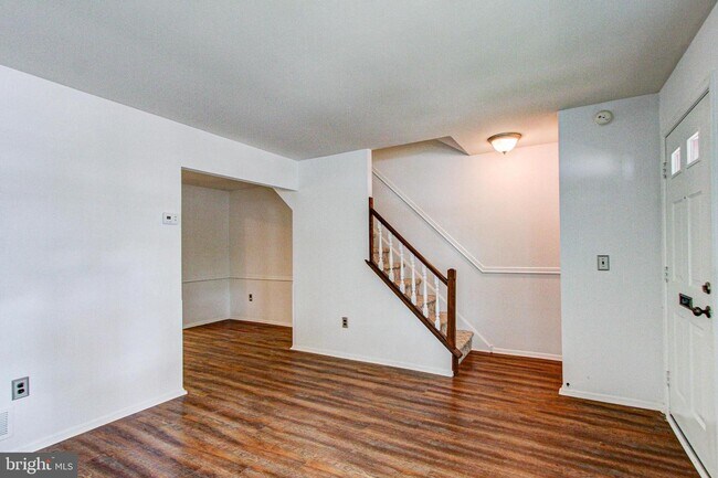 Building Photo - 2525 Devonshire Ct