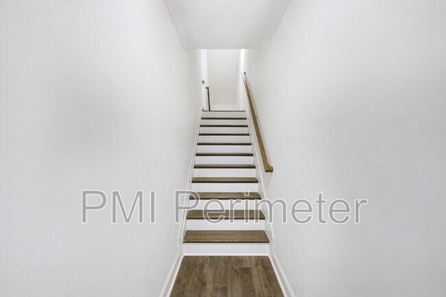 Foto del edificio - 1297 Ascot Ter