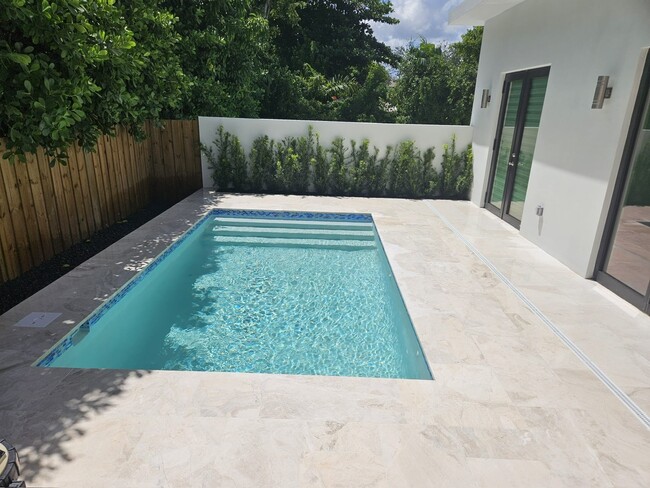Foto del edificio - 8400 SW 65th Ave