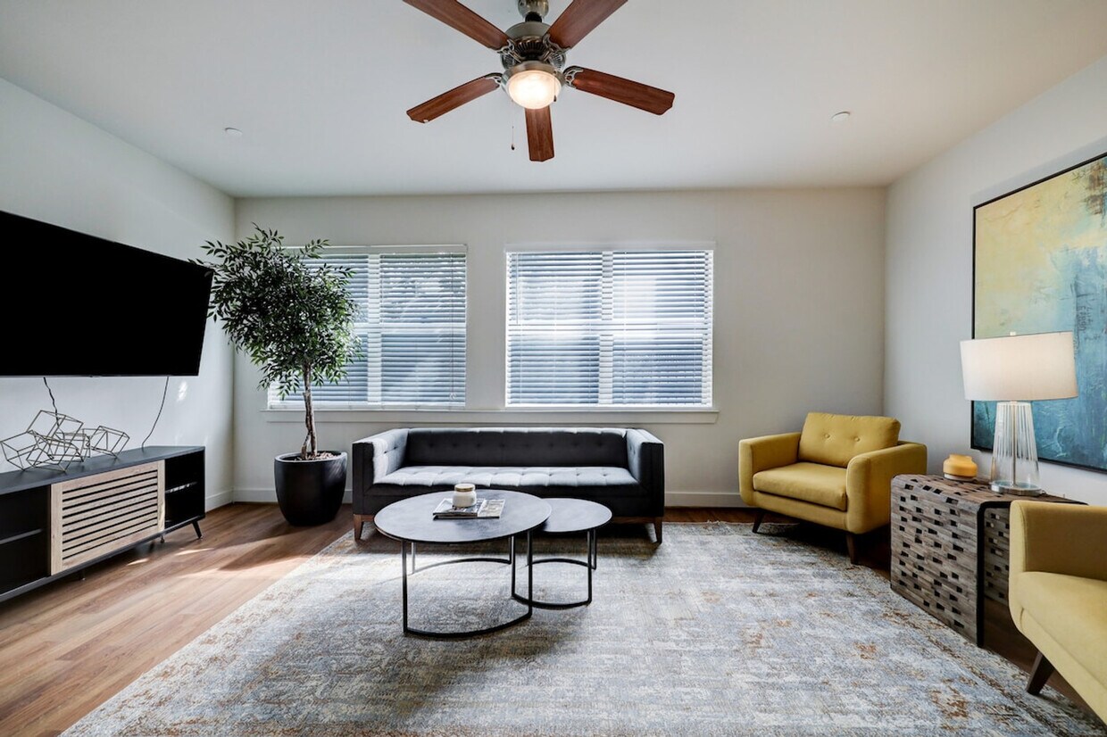 Foto principal - 2137 Pelham Dr