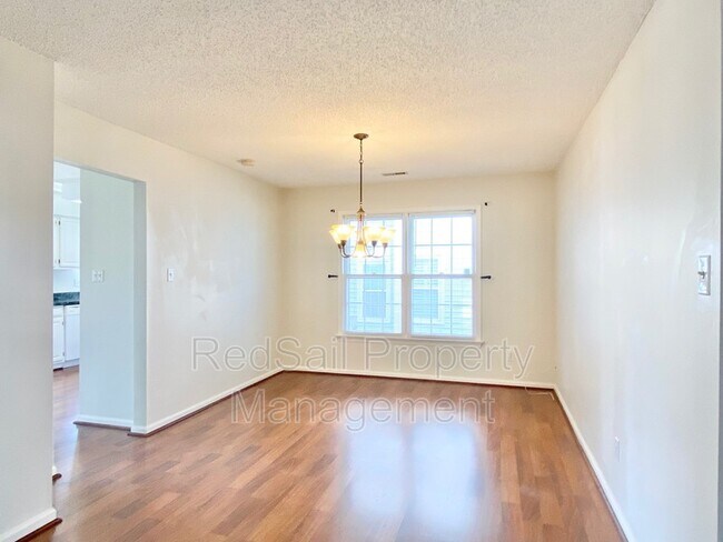 Building Photo - 1025 Woodsmans Reach