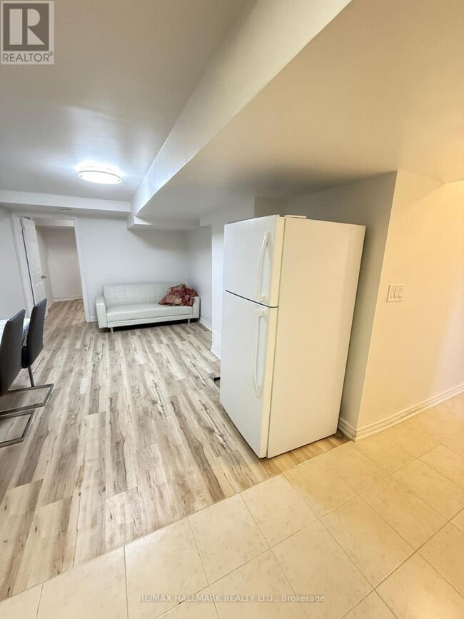 Building Photo - 2 Polygon Ct