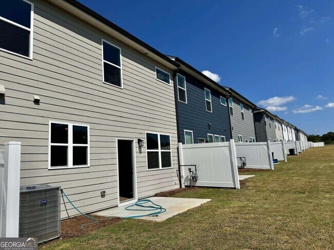 Foto del edificio - 440 Pt Pl Dr