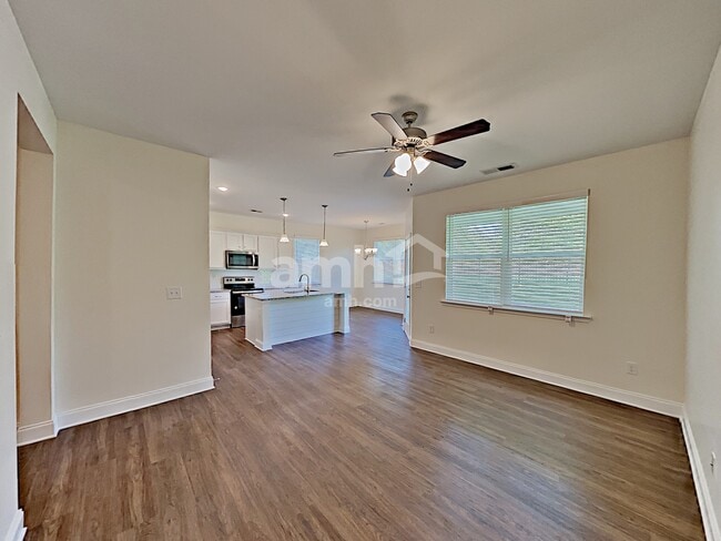 Foto del edificio - 27695 St Andrews Ave