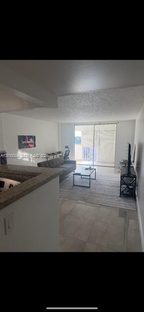 Foto del edificio - 16450 Miami Dr