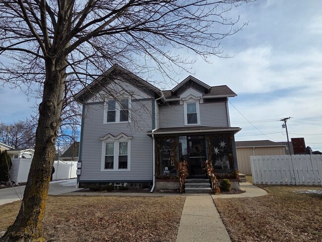 Building Photo - 412 Starkweather St