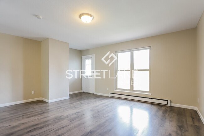 Building Photo - Charming 4 Bedroom in Aurora!