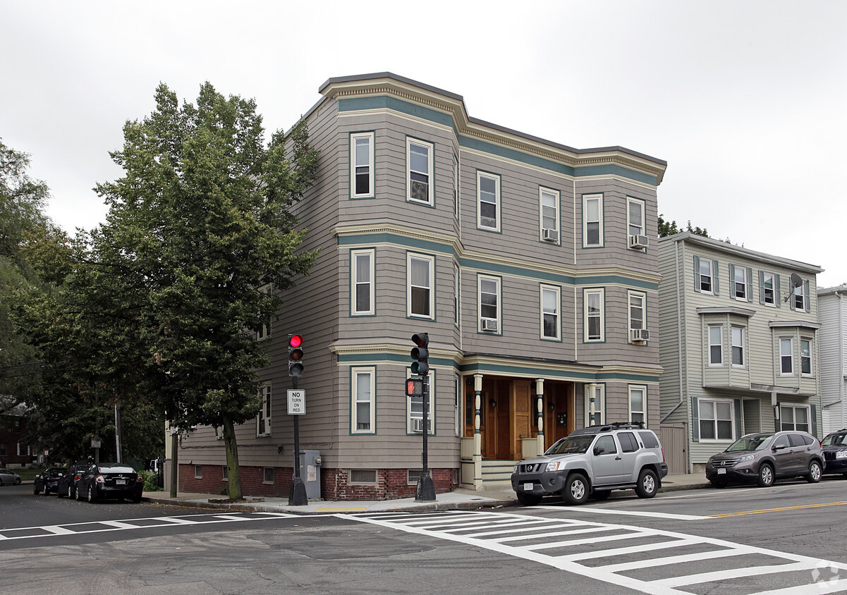 Building Photo - 648-650 Dorchester Ave