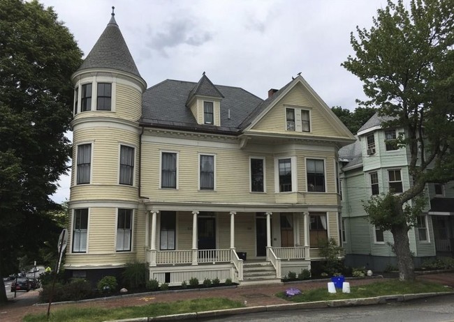 Building Photo - 519 Cumberland Ave