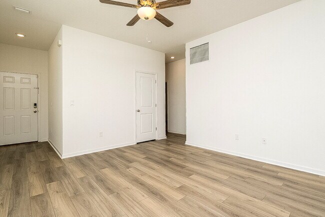 Foto del edificio - 34812 Daisy Meadow Loop