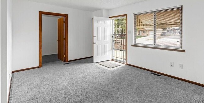 Foto del edificio - 2718 Wills Blvd