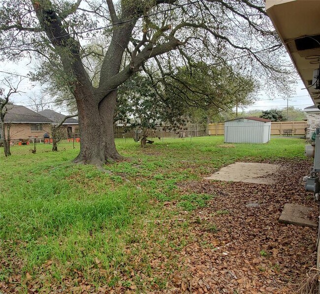 Building Photo - 4610 Brownstone Ln