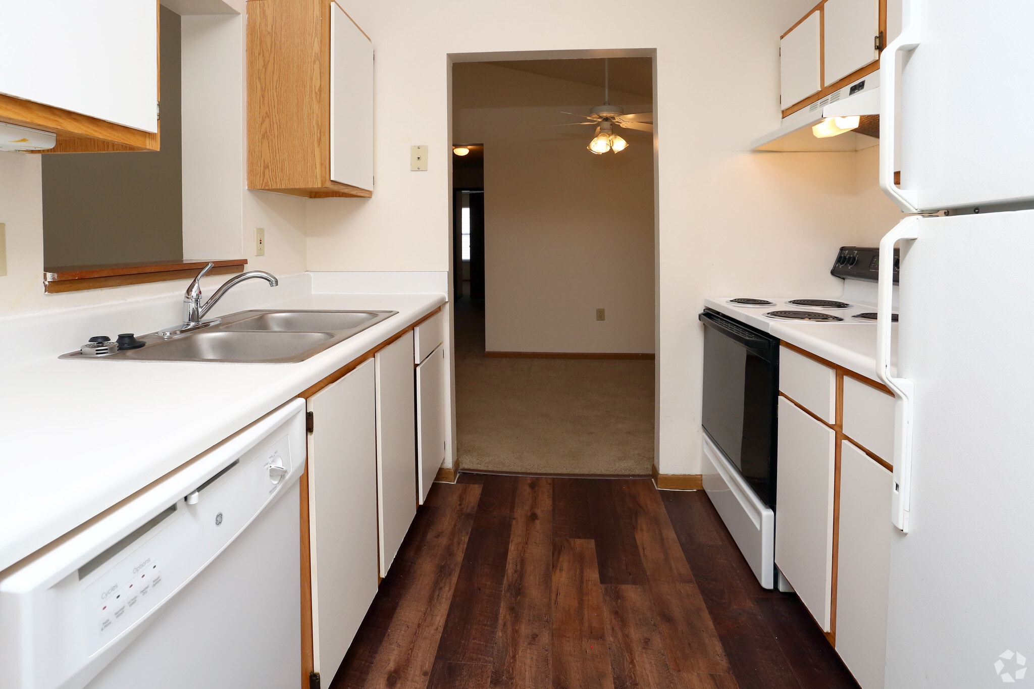 Pin Oak Apartments – photo 1
