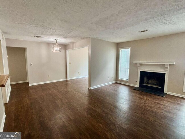 Foto del edificio - 3841 Woodridge Way