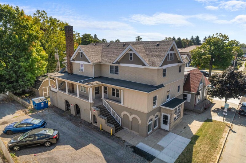 Foto principal - 806 Maple Ave