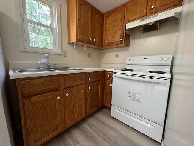 Foto del edificio - 803 Center St