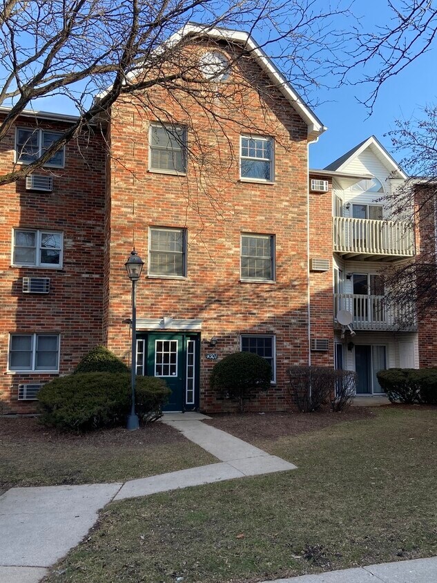 Foto principal - 4301 W Shamrock Ln