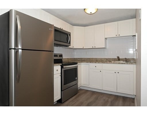Building Photo - 175 Millwood St