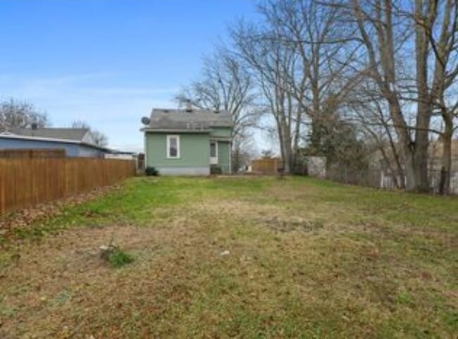 Building Photo - 3215 Raspberry St