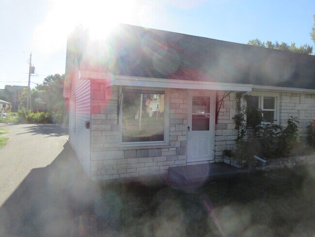 Building Photo - 719 Vincent Ct