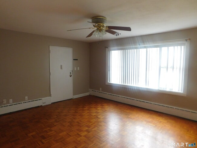 Foto del edificio - 45 Oakview Cir
