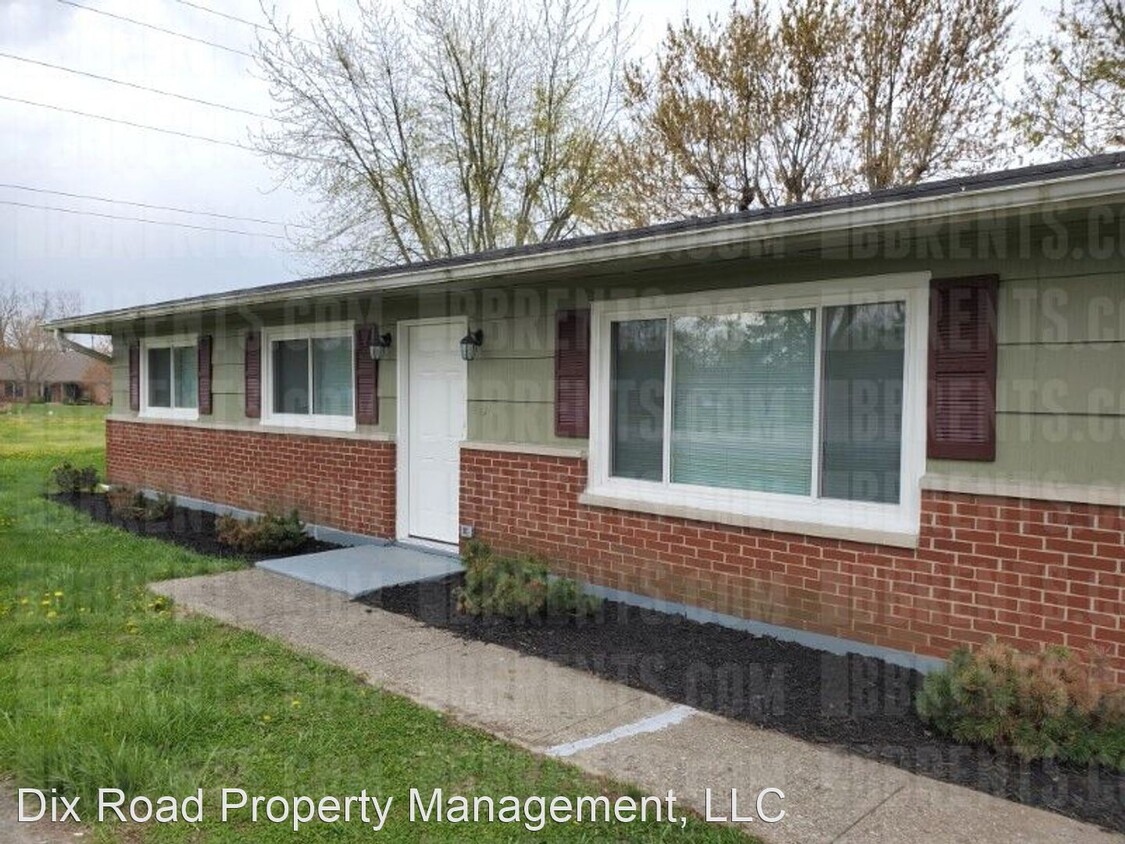 Primary Photo - 3 br, 1 bath House - 440 West Wenger Road,