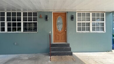 Building Photo - 2731 NW 100th St