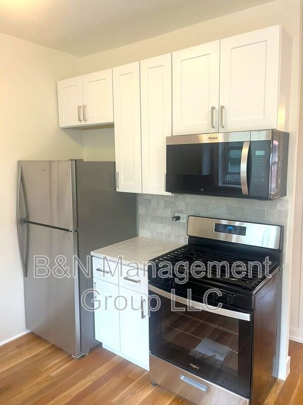 Building Photo - 1065 W Dakin St