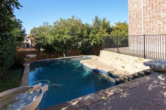 Building Photo - 804 Briar Ridge Dr