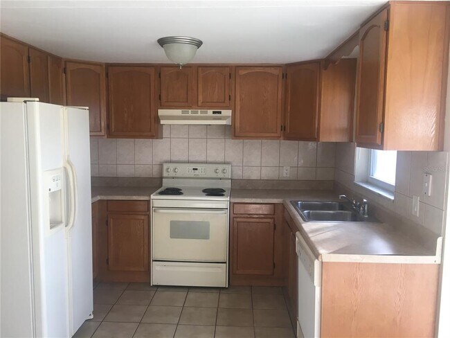 Foto del edificio - 9800 66th St N