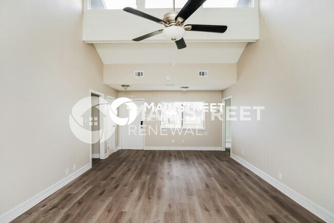 Building Photo - 3 Bedroom Pet-Friendly Home in ORLANDO, FL with Main Street Renewal