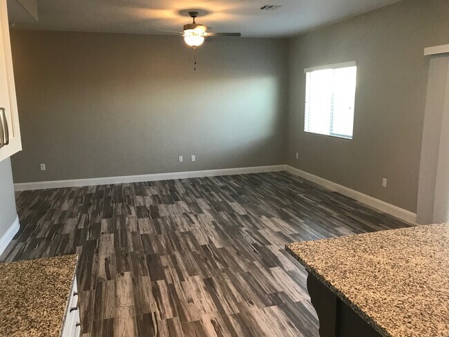 Foto del edificio - Very nice Townhouse in Santa Clara, with a POOL!!