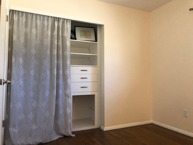 Third Bedroom - 3132 Vinsetta Blvd