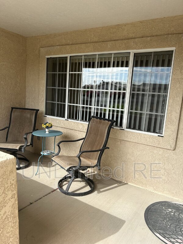 Building Photo - 907 Joshua Tree Dr