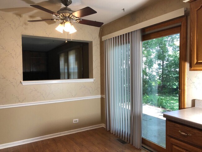 Building Photo - 216 Briarheath Ln